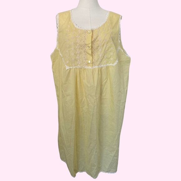 Vintage 1960s Durelle Lingerie Yellow Nightgown with Embroidery and Lace - Picture 1 of 6